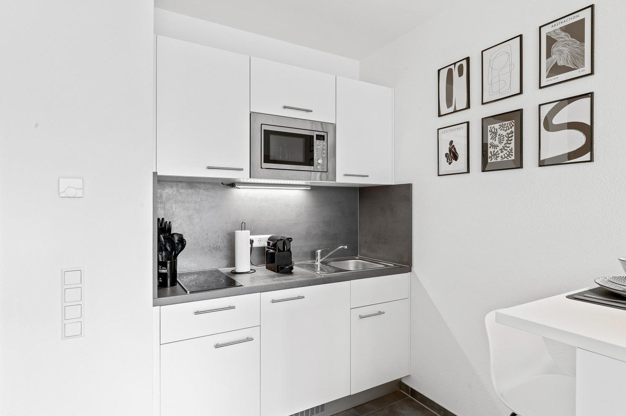 Modern, Zentral, Homeoffice, Netflix Pforzheim Luaran gambar