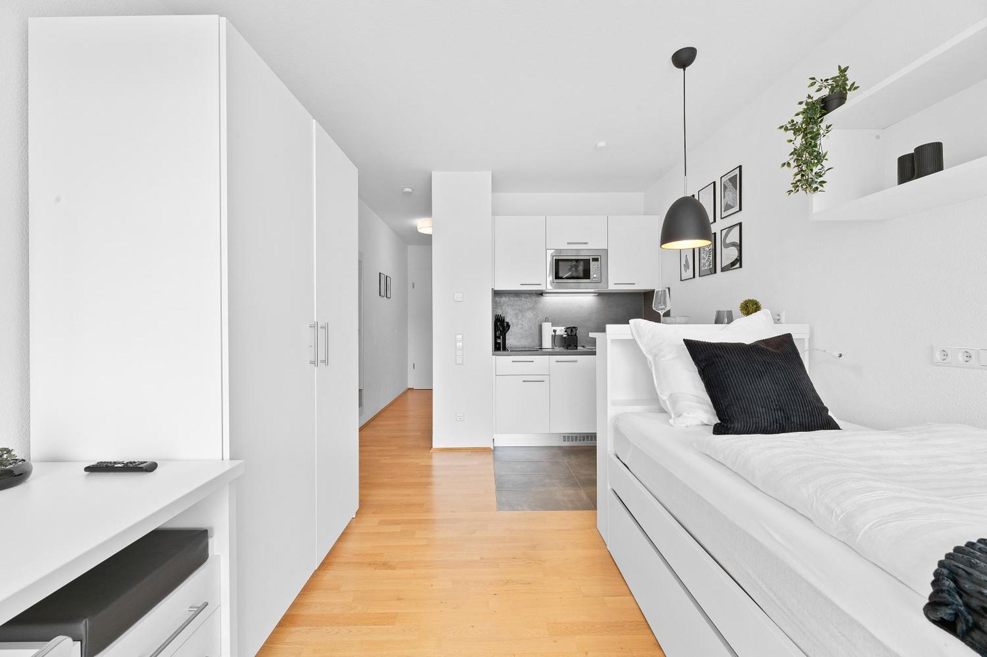 Modern, Zentral, Homeoffice, Netflix Pforzheim Luaran gambar