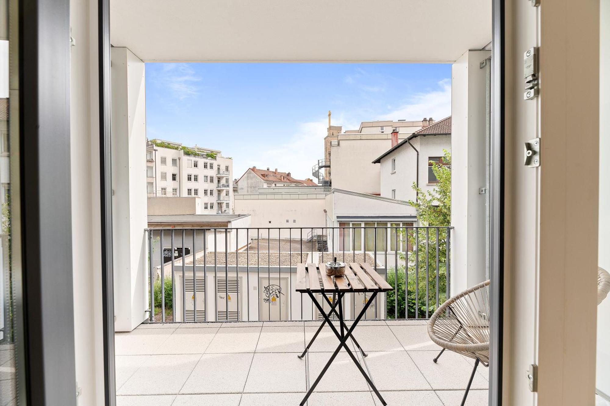 Modern, Zentral, Homeoffice, Netflix Pforzheim Luaran gambar