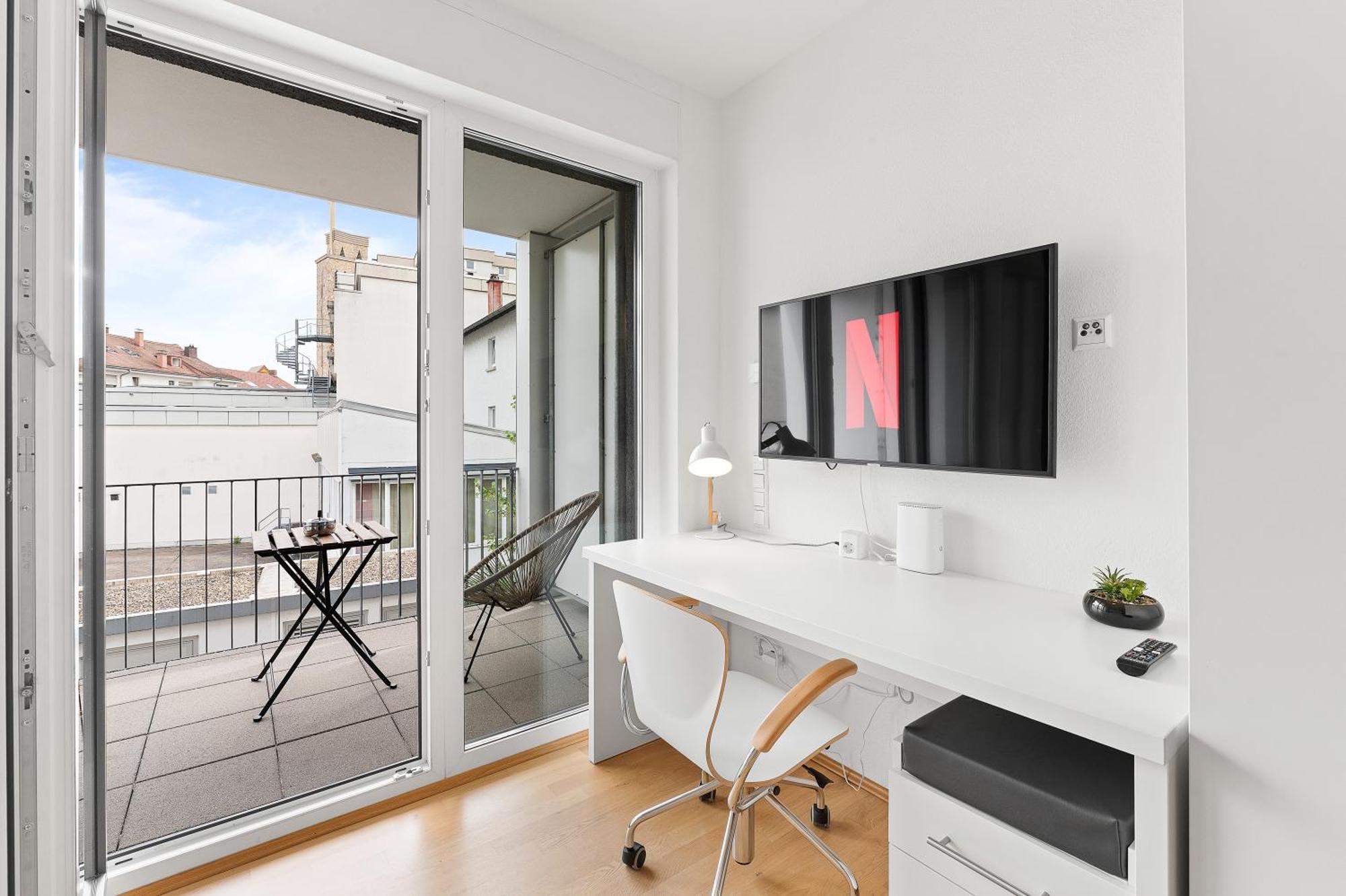 Modern, Zentral, Homeoffice, Netflix Pforzheim Luaran gambar